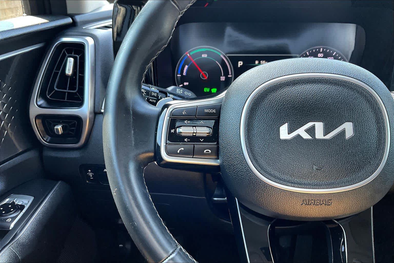 Used 2022 Kia Sorento EX w/ Panoramic Sunroof Package FWD image 24