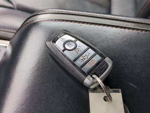 Used 2018 Ford F150 Platinum w/ Technology Package image 38