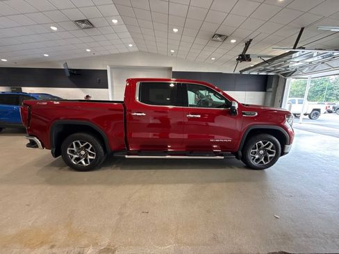 Used 2024 GMC Sierra 1500 SLT w/ SLT Premium Plus Package AWD/4WD image 8