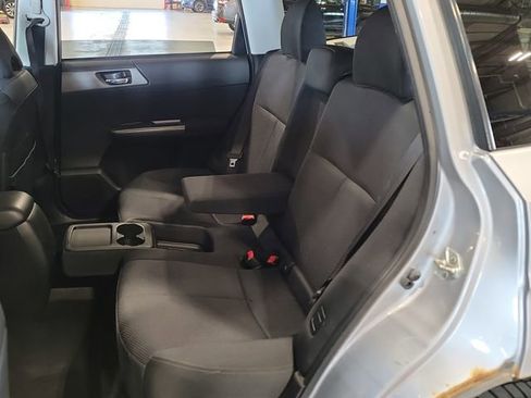 Used 2012 Subaru Forester 2.5X Premium w/ Popular Pkg 3 AWD/4WD image 6