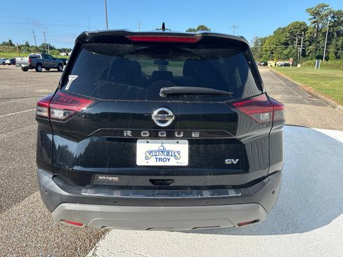 Used 2021 Nissan Rogue SV FWD image 4