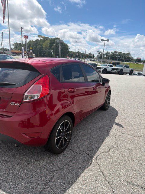 Used 2016 Ford Fiesta SE w/ SE Black Package FWD image 6