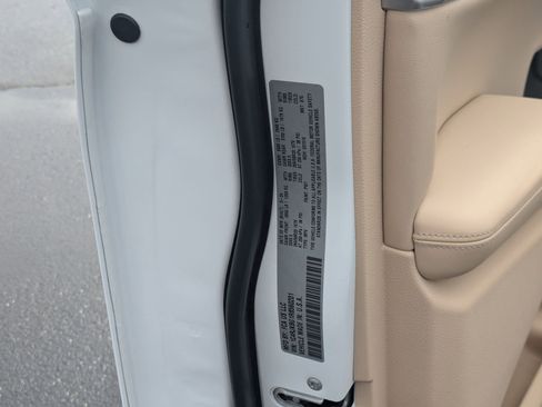 Certified 2024 Jeep Grand Cherokee L Limited w/ Luxury Tech Group II image 36