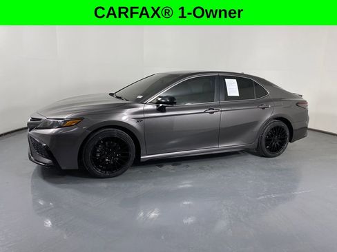 Certified 2024 Toyota Camry SE image 3