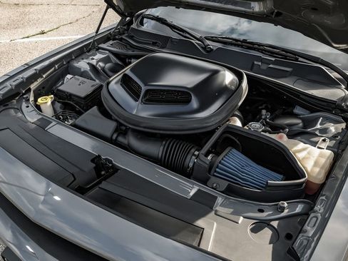 Used 2018 Dodge Challenger R/T image 49