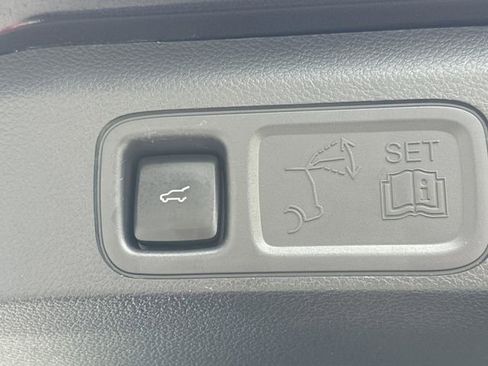 Used 2024 Ford Expedition XLT RWD image 21