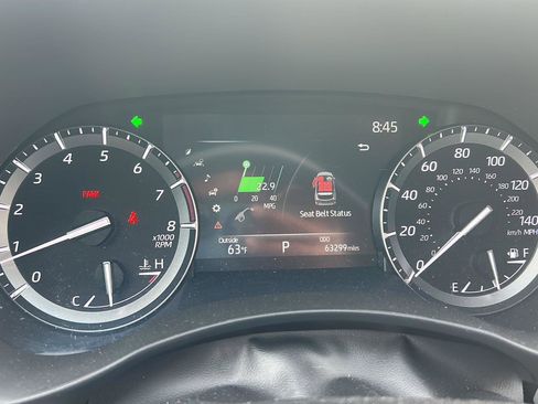 Used 2021 Toyota Highlander XLE AWD/4WD image 12