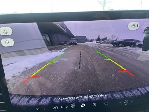 Used 2023 Ford Transit 350 XLT image 29