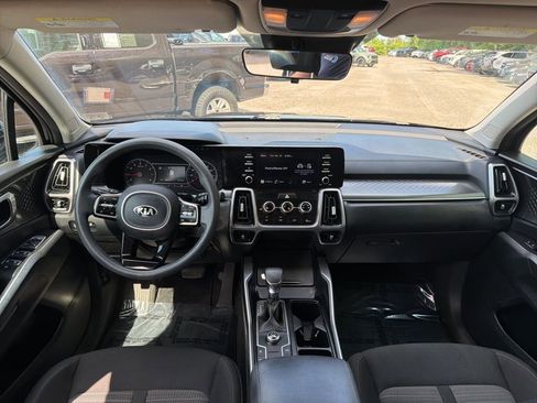 Used 2021 Kia Sorento LX FWD image 19
