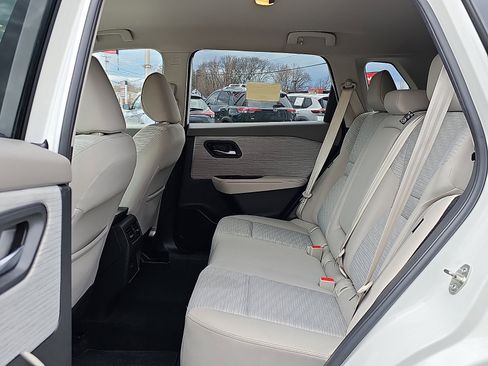 Used 2021 Nissan Rogue SV image 10