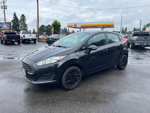 Used 2014 Ford Fiesta SE FWD image 1