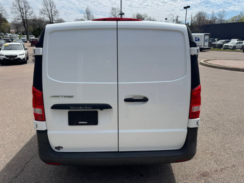 Used 2020 Mercedes-Benz Metris image 6