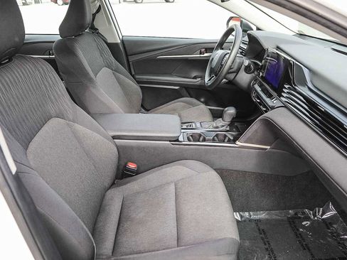 Certified 2025 Toyota Camry LE image 17