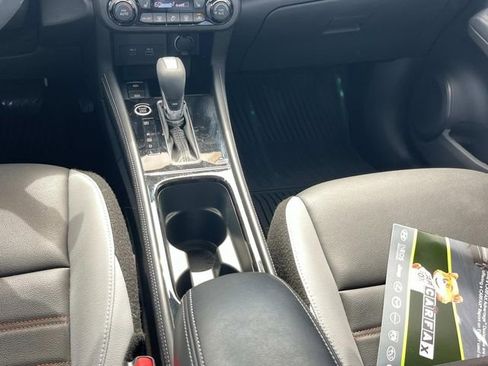 Used 2023 Nissan Kicks SR w/ SR Premium Package FWD image 16