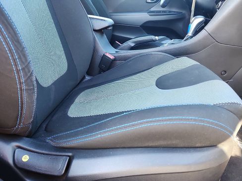 Used 2019 Hyundai Veloster 2.0 image 30