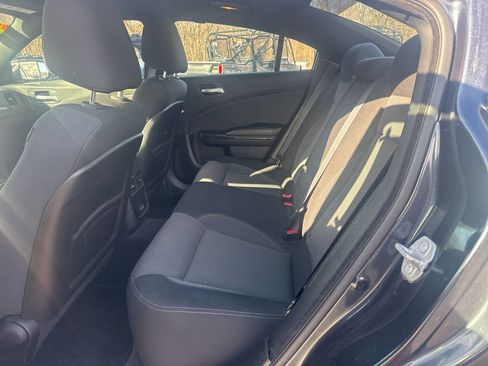 Used 2018 Dodge Charger SXT w/ Blacktop Package image 15