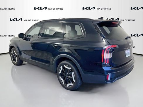 Used 2023 Kia Telluride EX w/ EX Captain's Chair Package FWD image 5