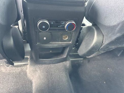 Used 2020 Ford Explorer XLT w/ Equipment Group 202A AWD/4WD image 33
