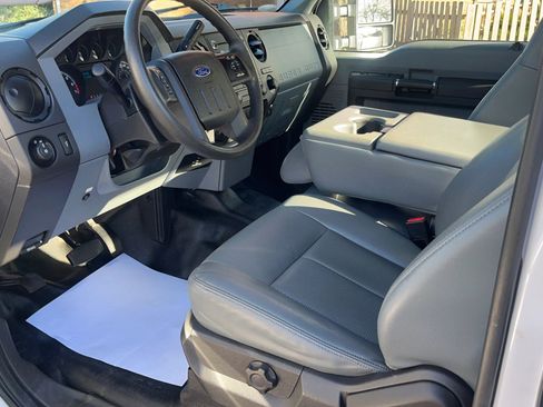 Used 2016 Ford F250 XL w/ Power Equipment Group image 3