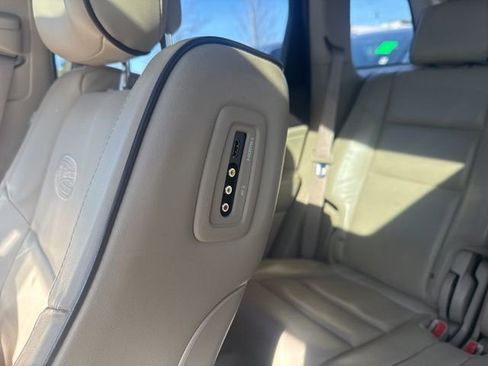 Used 2017 Jeep Grand Cherokee Overland image 16