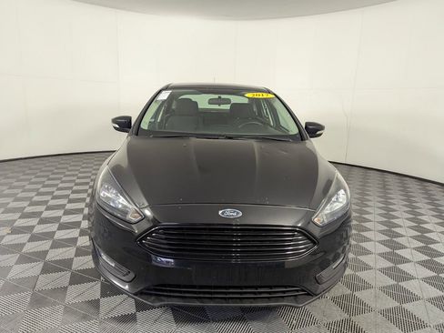 Used 2017 Ford Focus SE image 3