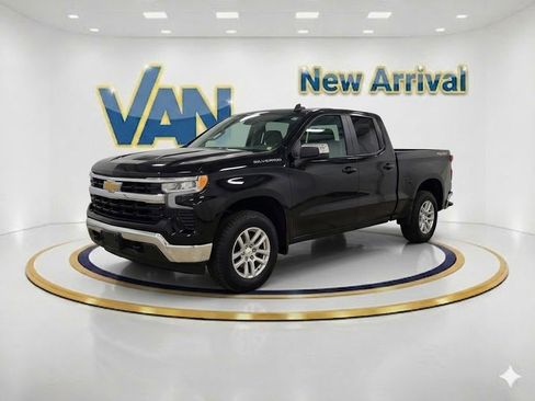 Used 2022 Chevrolet Silverado 1500 LT AWD/4WD image 1