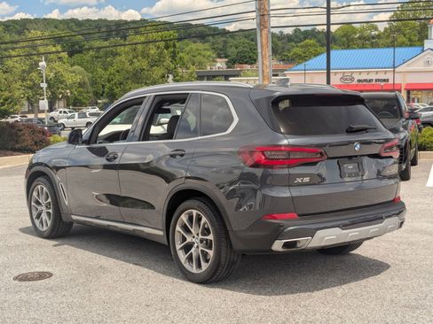 Used 2022 BMW X5 xDrive40i w/ Premium Package AWD/4WD image 3