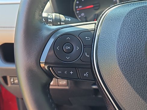 Used 2021 Toyota RAV4 XLE Premium AWD/4WD image 19