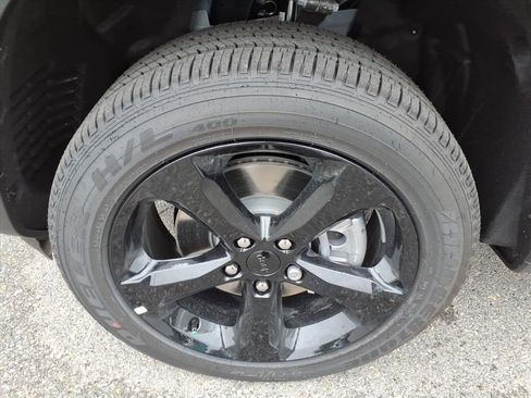 New 2025 Jeep Grand Cherokee L Altitude image 36