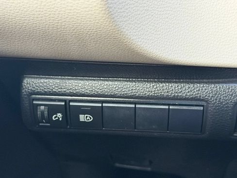 Used 2021 Toyota Corolla LE FWD image 20