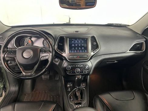 Used 2020 Jeep Cherokee Trailhawk w/ Comfort/Convenience Group AWD/4WD image 26