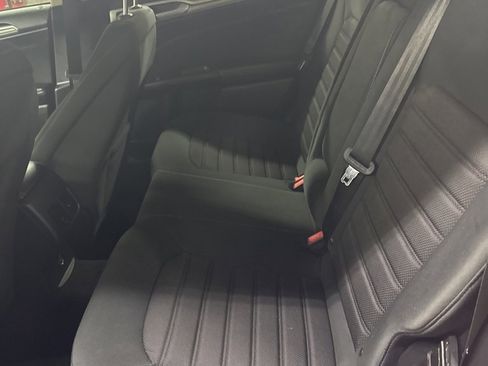 Used 2020 Ford Fusion SE image 14