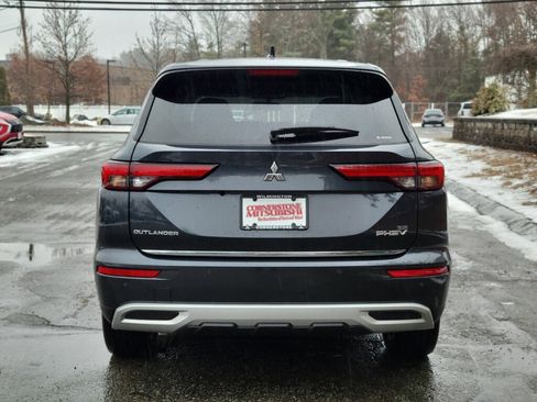 New 2025 Mitsubishi Outlander SE image 4