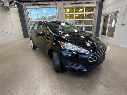 Used 2019 Ford Fiesta SE FWD image 7