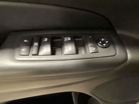 Used 2020 Jeep Grand Cherokee Altitude image 16