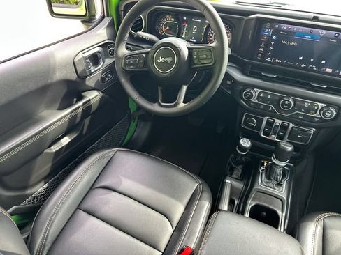 Used 2025 Jeep Gladiator Sport AWD/4WD image 19