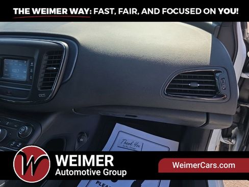 Used 2015 Chrysler 200 S FWD image 22