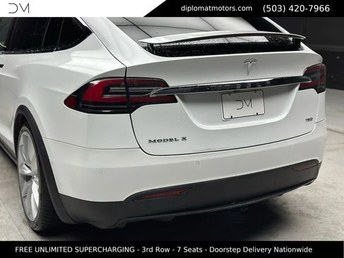 Used 2016 Tesla Model X 75D image 16