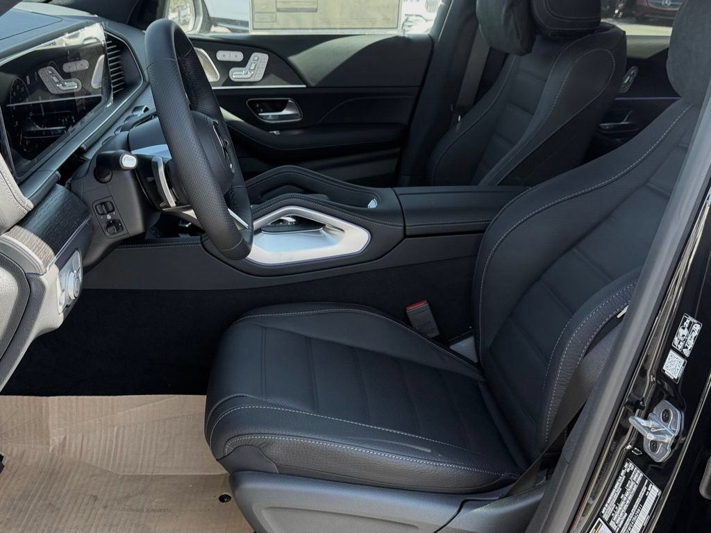 New 2026 Mercedes-Benz GLS 580 4MATIC image 19