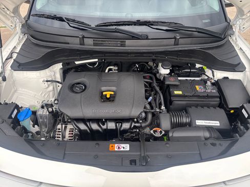 Used 2025 Kia Soul LX w/ LX Technology Package FWD image 30