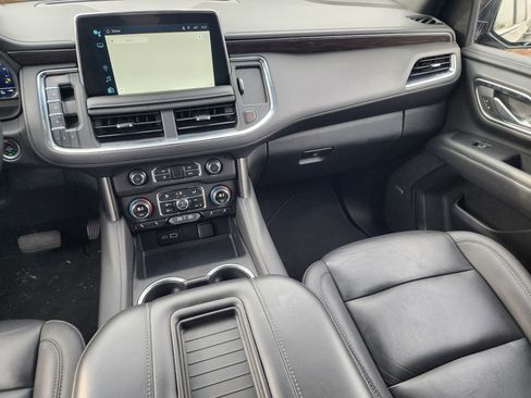 Used 2024 Chevrolet Suburban LT image 20