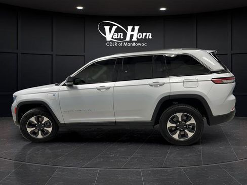 Used 2023 Jeep Grand Cherokee 4WD 4xe image 6