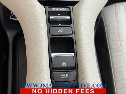 Used 2023 Honda HR-V LX image 30