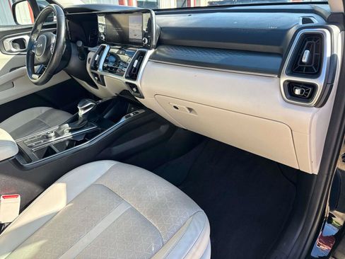 Used 2022 Kia Sorento S image 13