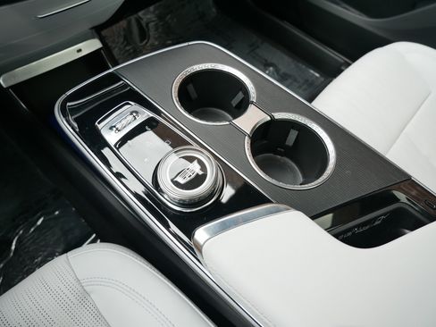Certified 2024 Cadillac Lyriq Sport w/ LPO, Floor Liner Package AWD/4WD image 20