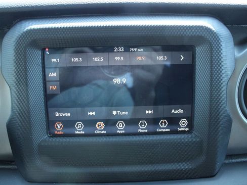 Used 2023 Jeep Gladiator Sport AWD/4WD image 33
