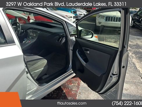 Used 2015 Toyota Prius Two image 36