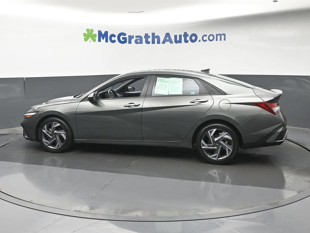 Used 2025 Hyundai Elantra Sport w/ Cargo Package FWD image 21