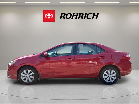 Used 2014 Toyota Corolla LE w/ Body Protection Package FWD image 9