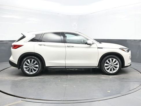 Used 2019 INFINITI QX50 Essential w/ Premium Heat Package image 8